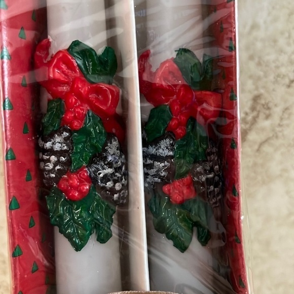Christmas Vintage Taper Holiday Embossed Candles NOS - Picture 2 of 7